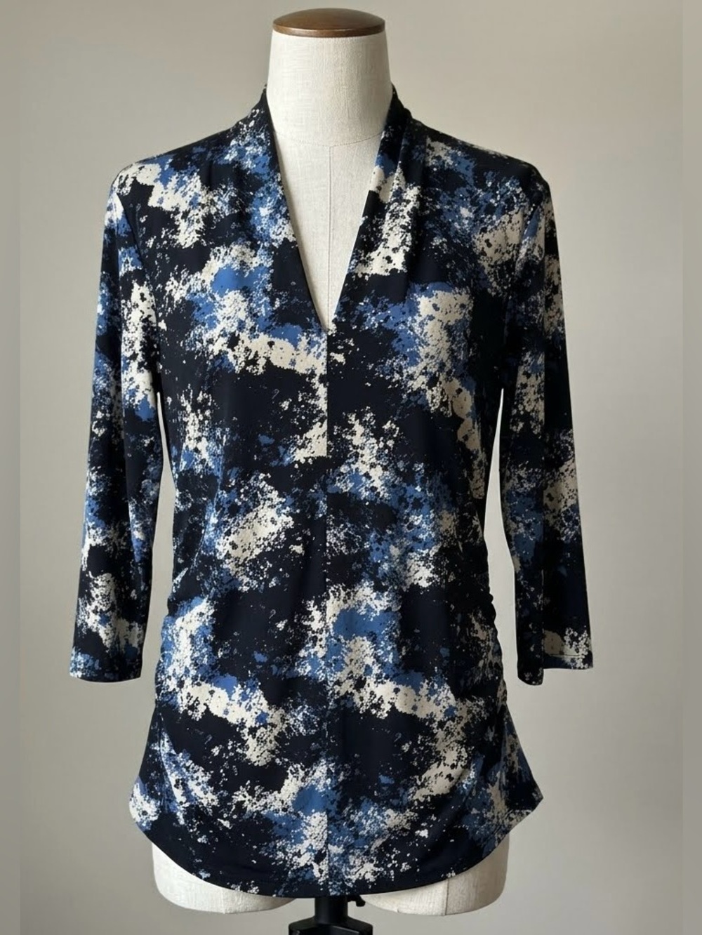 Vince Camuto Black, Blue & White Abstract V-Neck Blouse